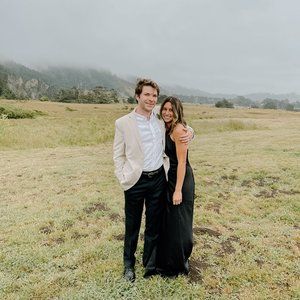 Meet your Posher, Niki